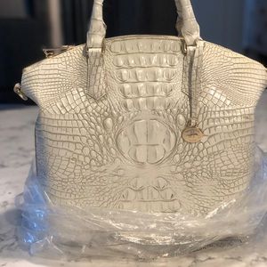 Brahmin Large Duxbury Melbourne bag in off white.  Good used condition.
